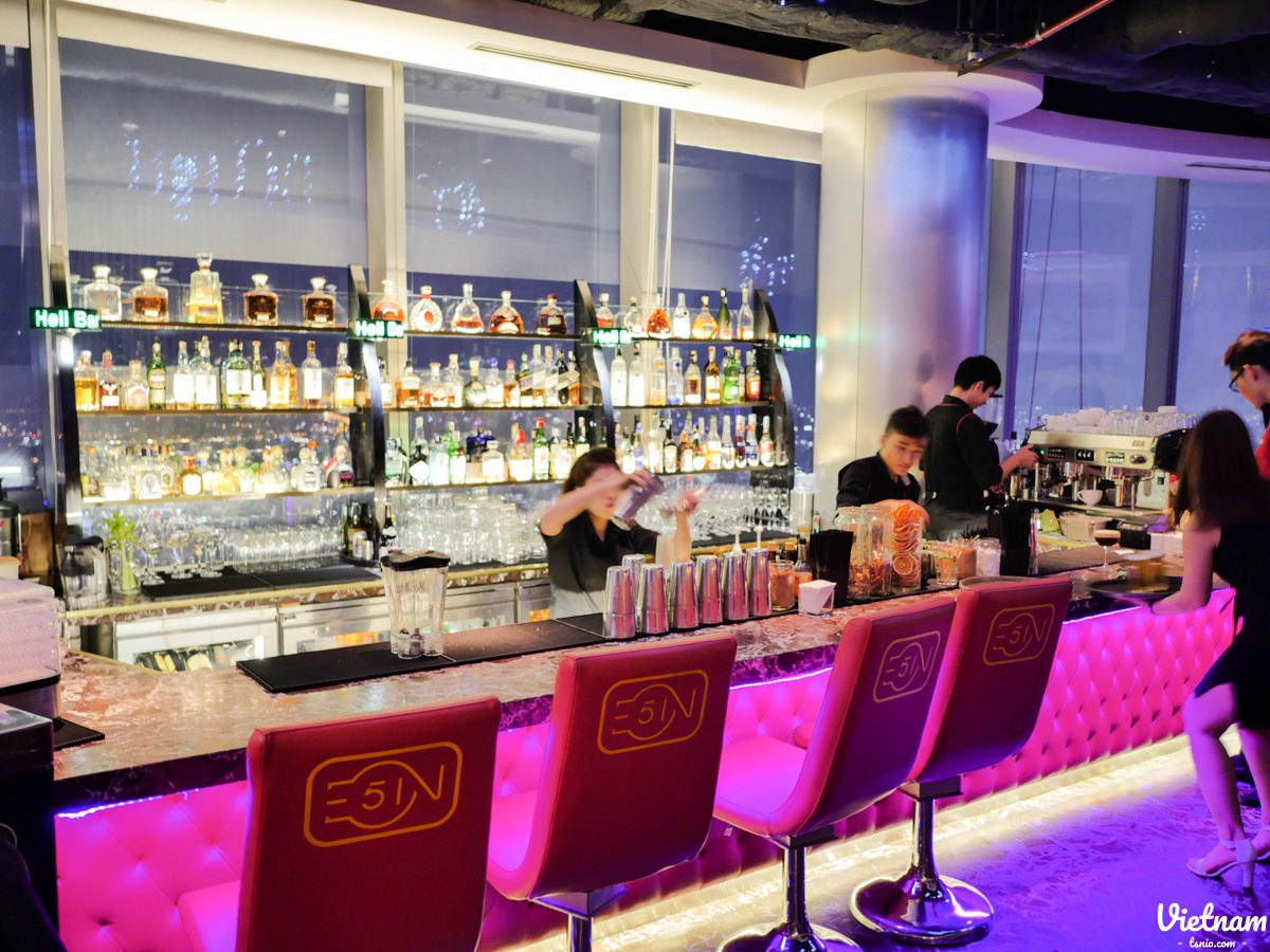 胡志明市景點 金融塔 高空酒吧 EON Heli Bar