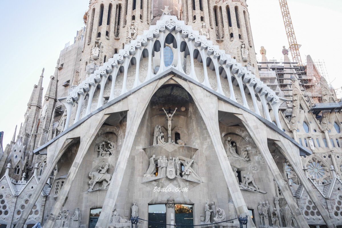 西班牙巴塞隆納景點：聖家堂 La Sagrada Familia，經典高第建築設計