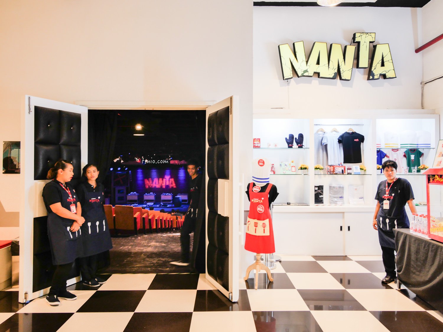 曼谷景點 亂打秀 NANTA 來自韓國的無語言表演 曼谷劇場推薦
