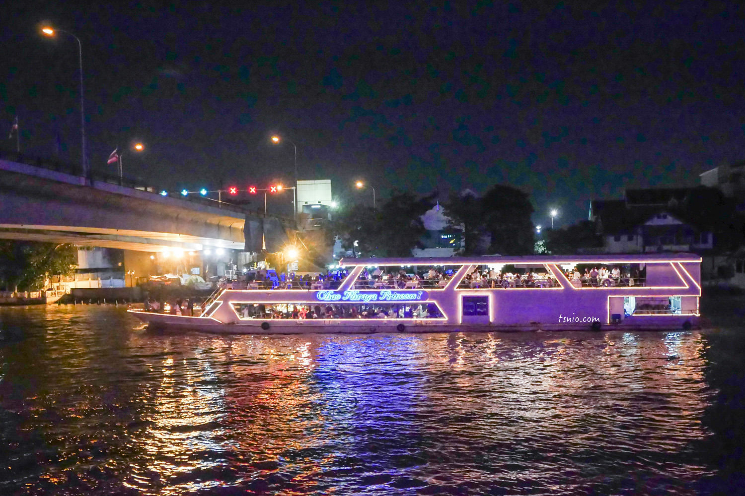 曼谷昭披耶河遊船晚宴 公主號  Chao Phraya Princess