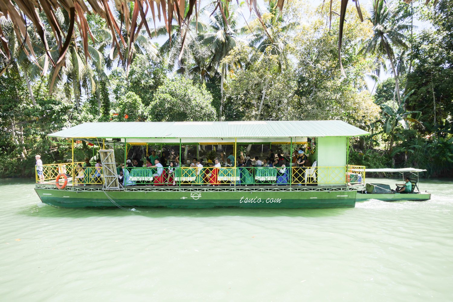 菲律賓薄荷島美食 Loboc River Cruise 漂流竹筏遊河 菲式風味餐