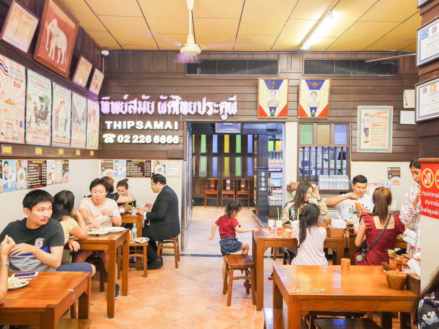 曼谷道地美食推薦 Thip Samai Pad Thai 鬼門泰式炒麵 舊城區夜間小吃