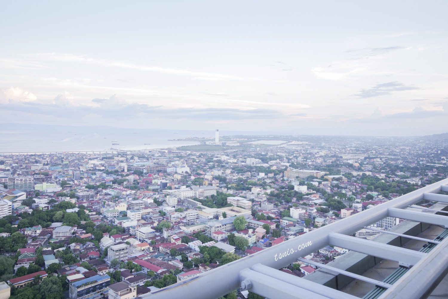 菲律賓宿霧景點 高空軌道車 皇冠大酒店高空自助餐