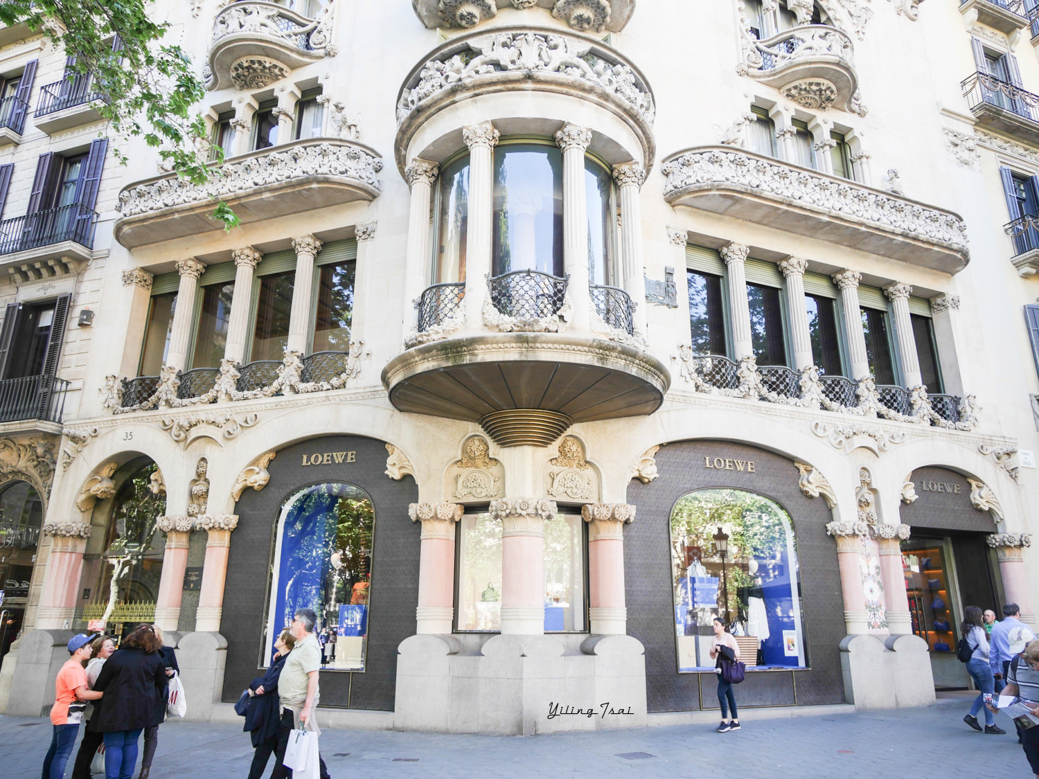 西班牙巴塞隆納景點 格拉西亞大道 Passeig de Gràcia 巴塞隆納購物街