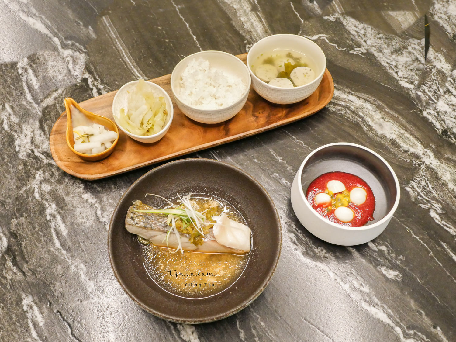 台北美食 Hi-Q 鱻食 褐藻主題健康料理火鍋 京華城旁隱藏版餐廳推薦