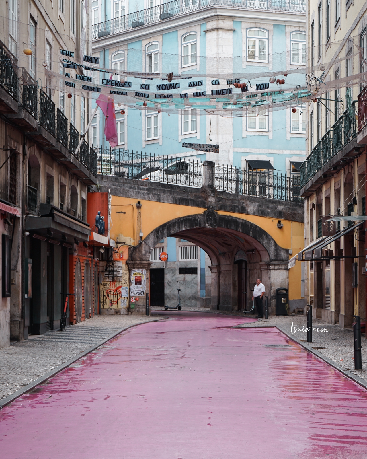 葡萄牙里斯本景點  Rua Cor de Rosa 粉紅街 熱鬧夜生活