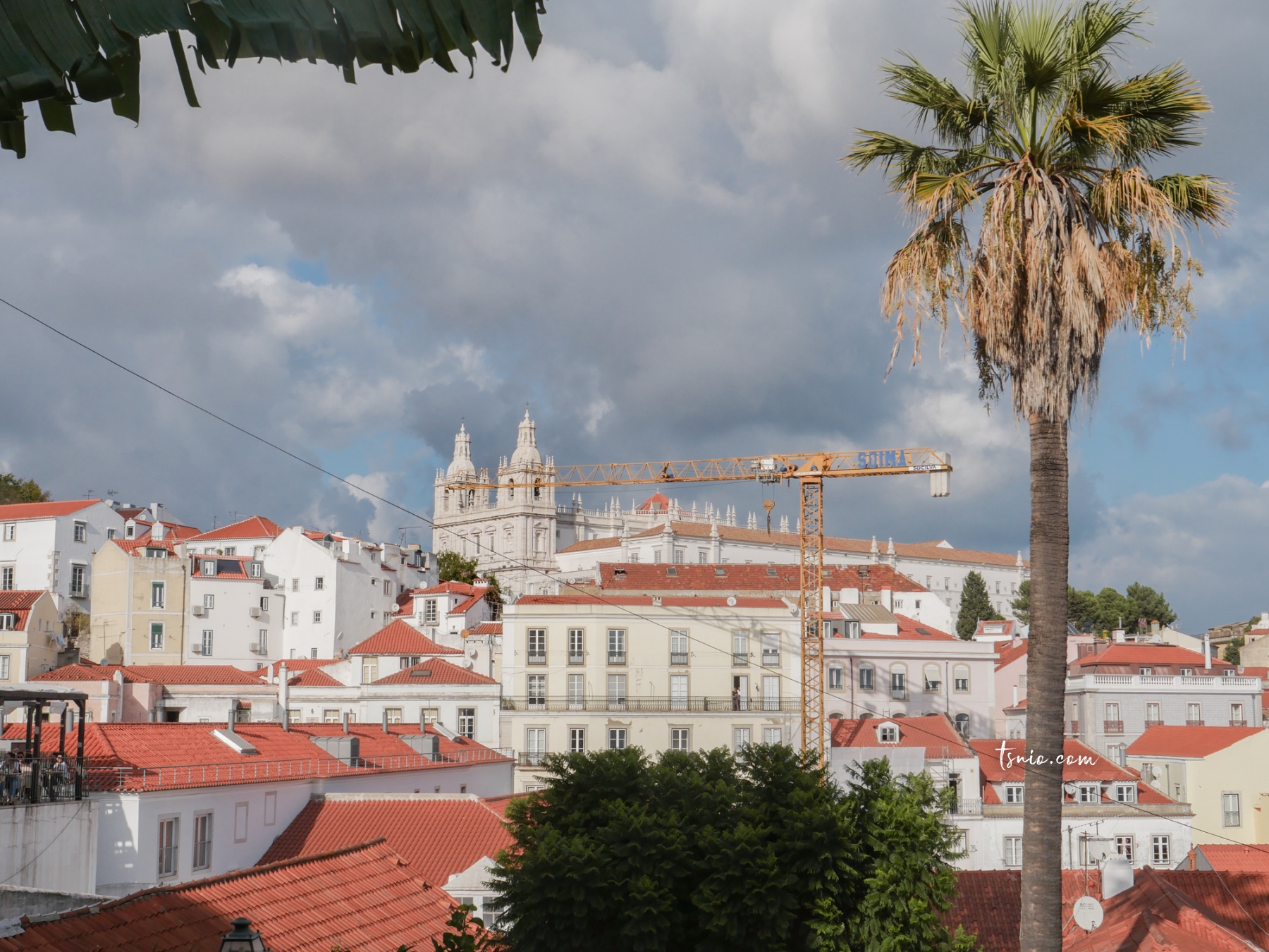 葡萄牙里斯本景點 太陽門廣場、太陽門觀景台、歷史漫畫牆