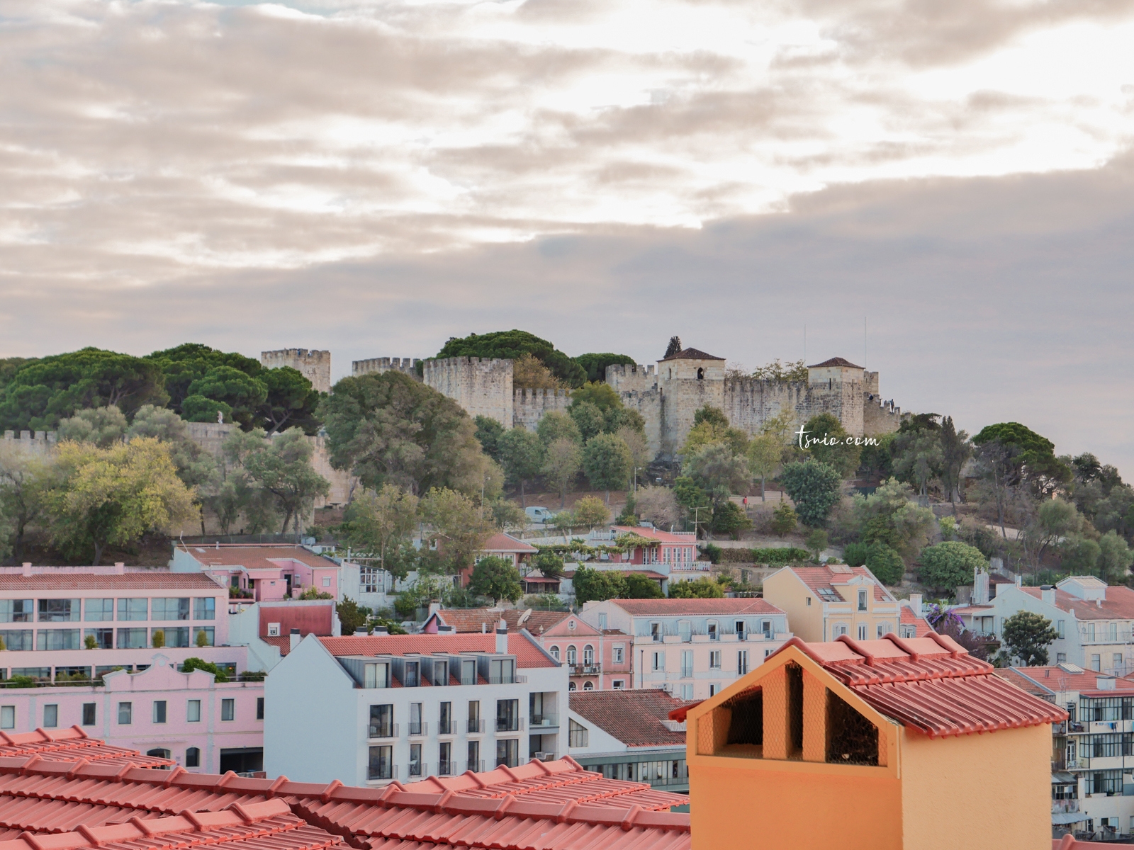葡萄牙里斯本景點 恩寵觀景台 眺望壯觀里斯本美景