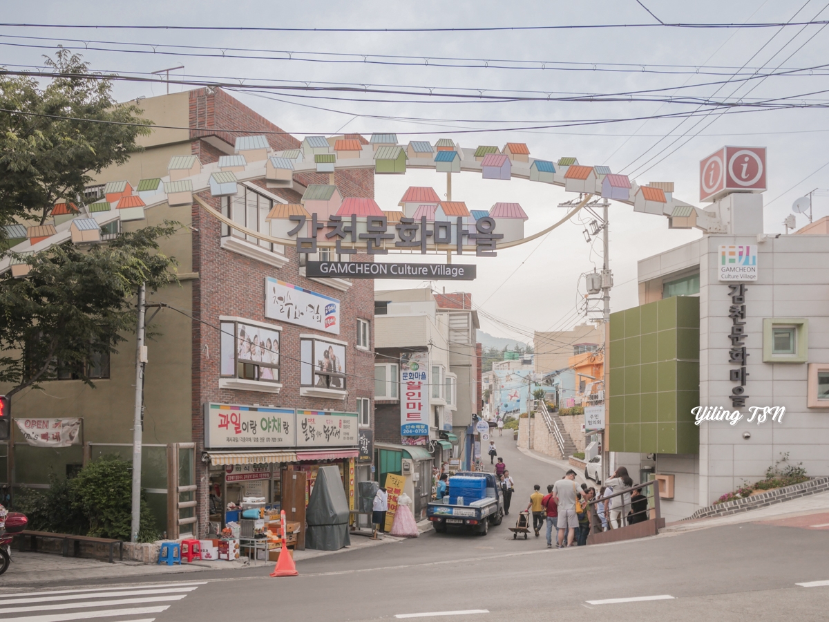韓國釜山景點｜甘川文化村：繽紛小房巷弄迷宮，小王子的童話世界