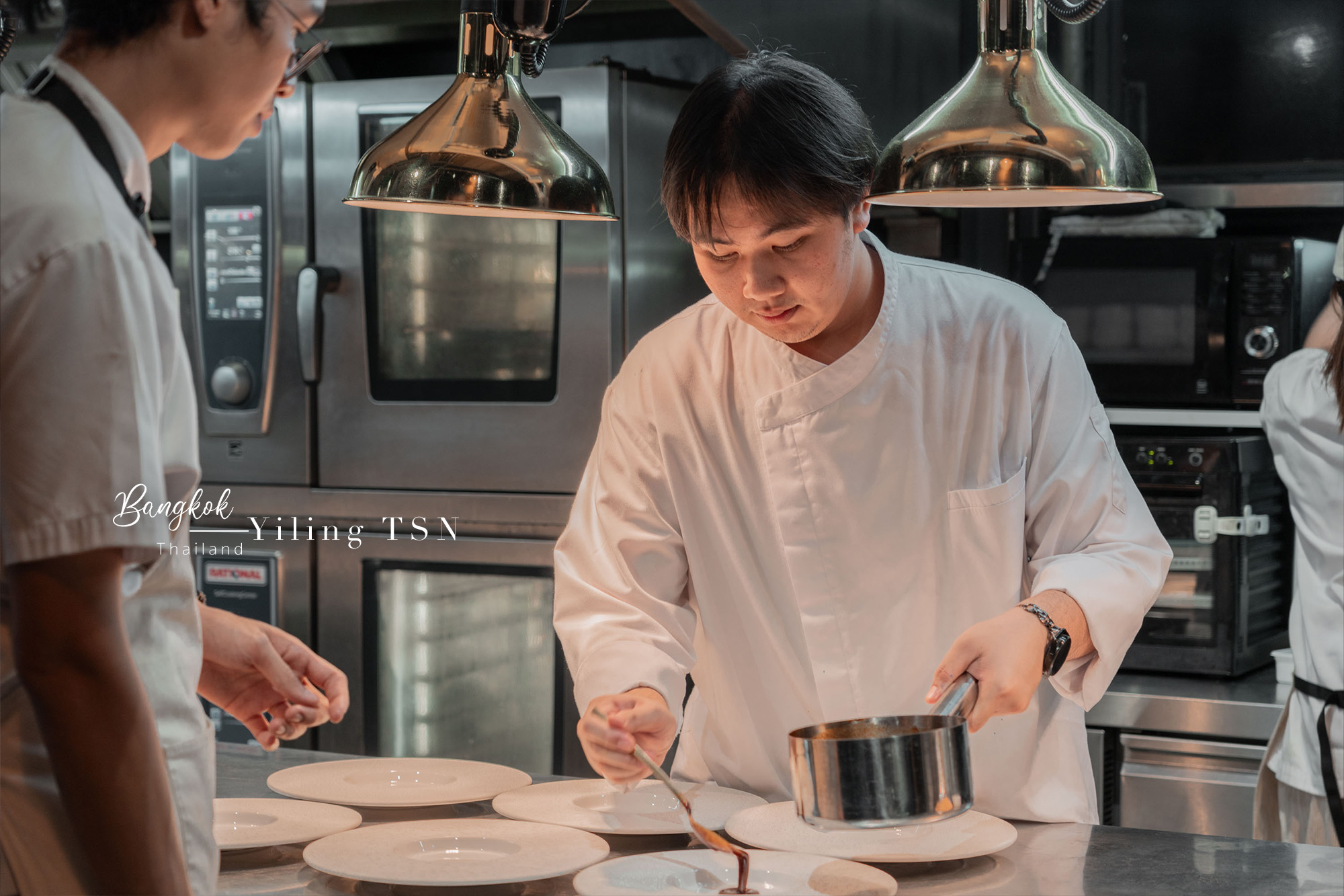 曼谷美食｜Na-Oh Bangkok： 諾亞方舟機艙主題，號稱未來主義美食饗宴