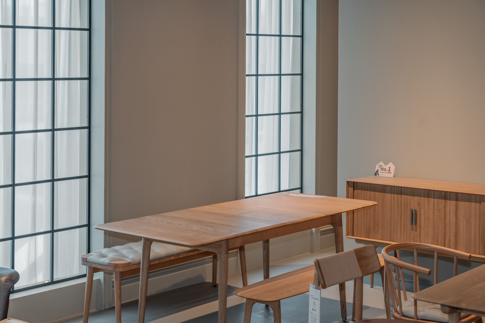 MR. LIVING 居家先生新莊旗艦店-餐桌椅產品