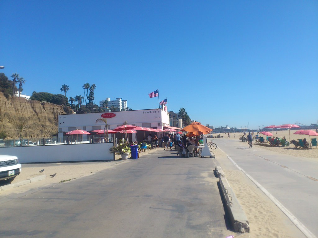 美國洛杉磯美食 Urth cafe + 伴伴堂 + Santa monica Beach