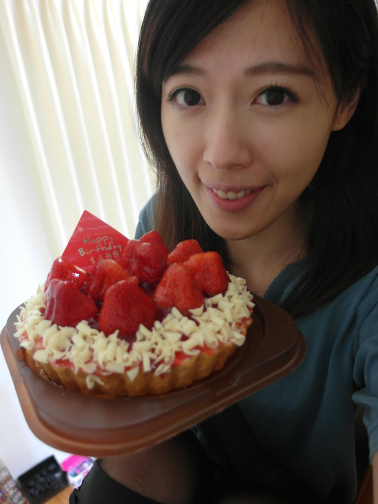 [台北] 喜之坊 新鮮手作6吋草莓派 + 圓片冠軍牛軋糖 最強伴手禮