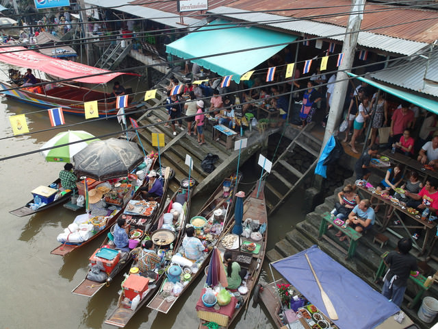 [曼谷]美功鐵道市場+安帕瓦水上市場