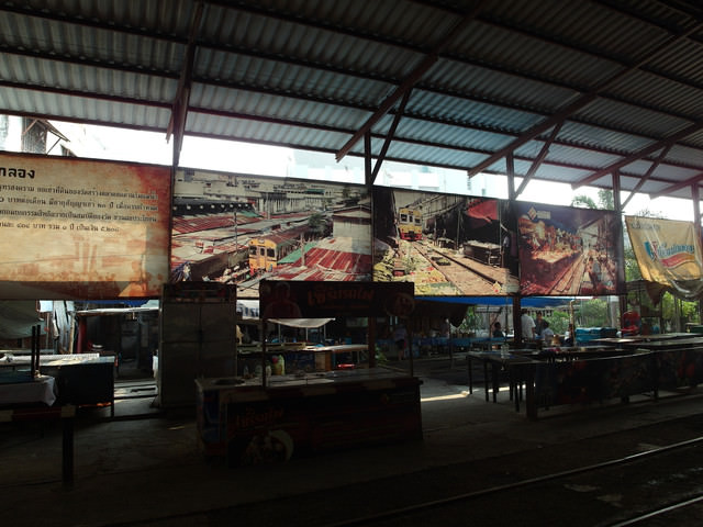 [曼谷]美功鐵道市場+安帕瓦水上市場