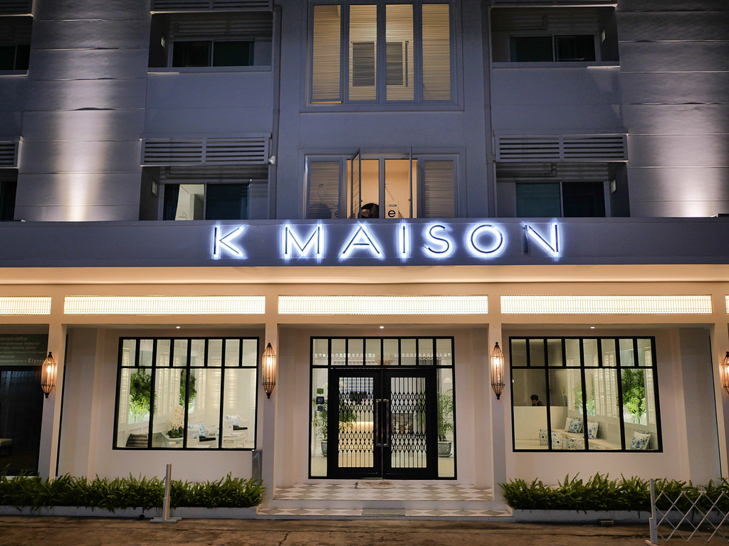 曼谷飯店推薦 K Maison Boutique Hotel 結合極簡純白與中國風青花瓷平價設計旅館