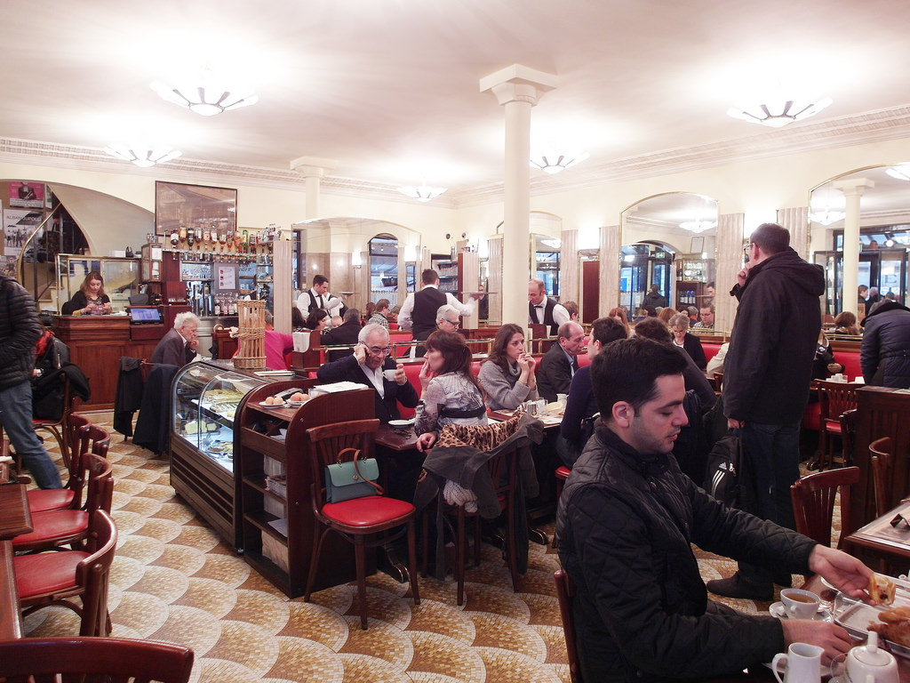 [法國 巴黎] 花神咖啡館 Cafe de Flore 在巴黎左岸喝咖啡 巴黎必吃咖啡廳